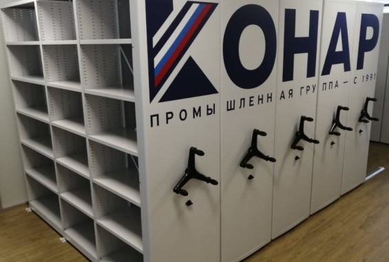 Брендированные передвижные стеллажи Т